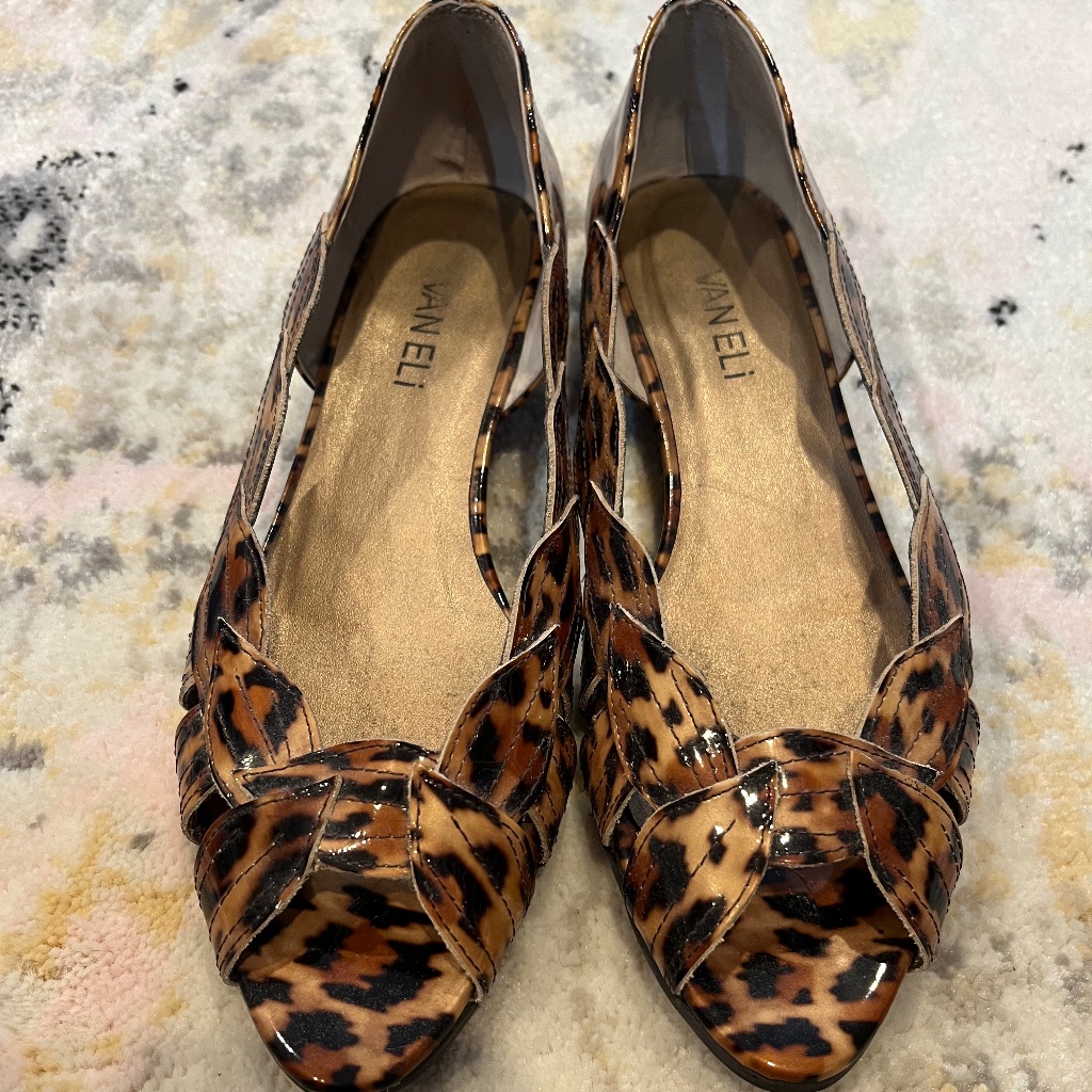 Gorgeous Vaneli Open Toe Leopard Print Patent Leather Shoes Size 7m